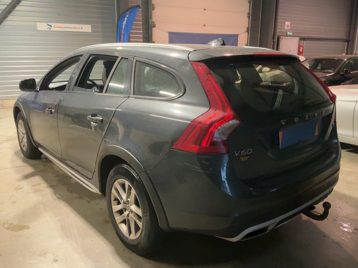 Volvo V60 2017 — photo 7