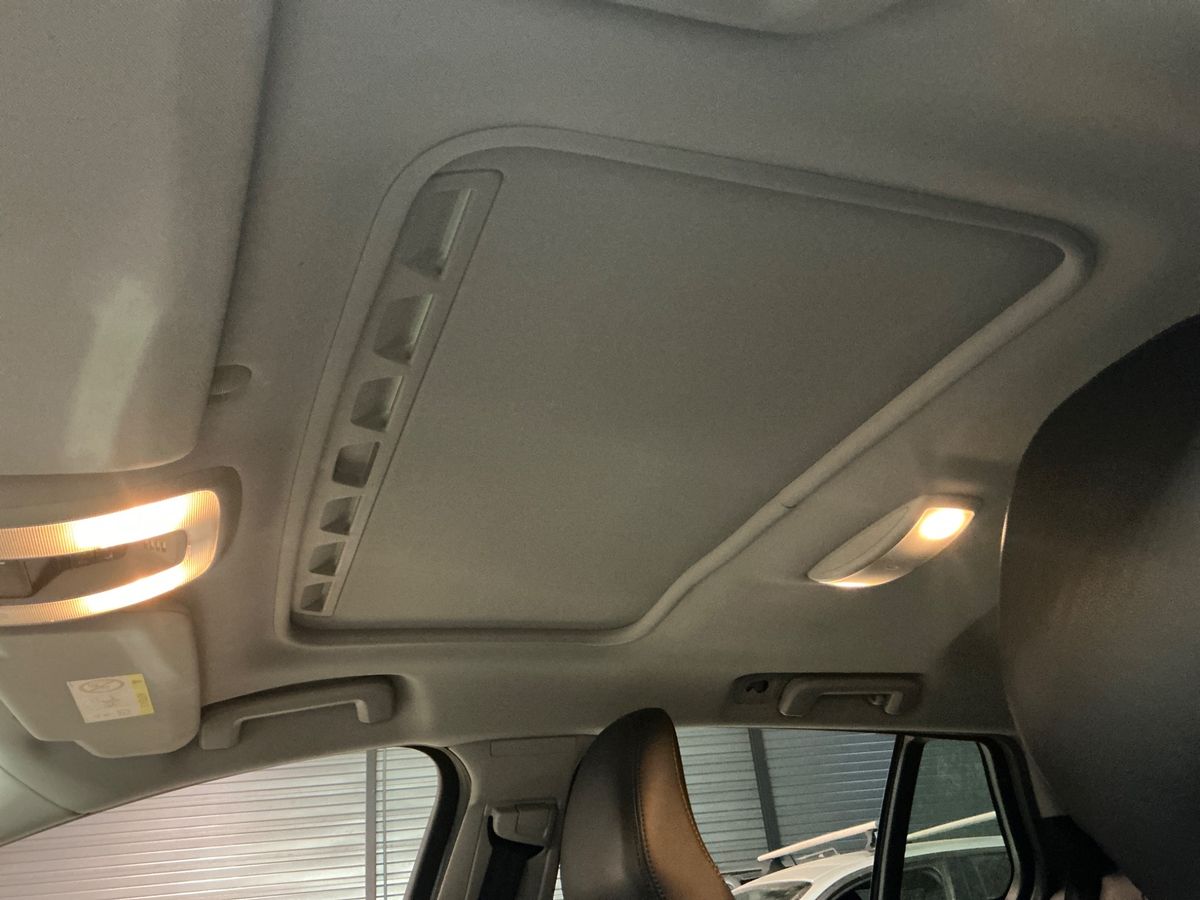 Volvo V60 2017 — photo 23