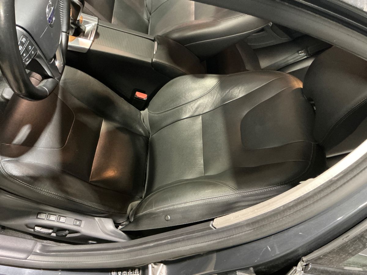 Volvo V60 2017 — photo 24