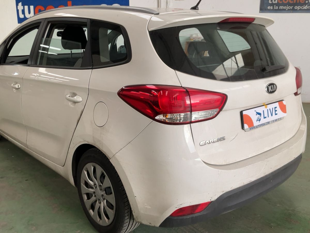 Kia Carens 2015 — photo 7
