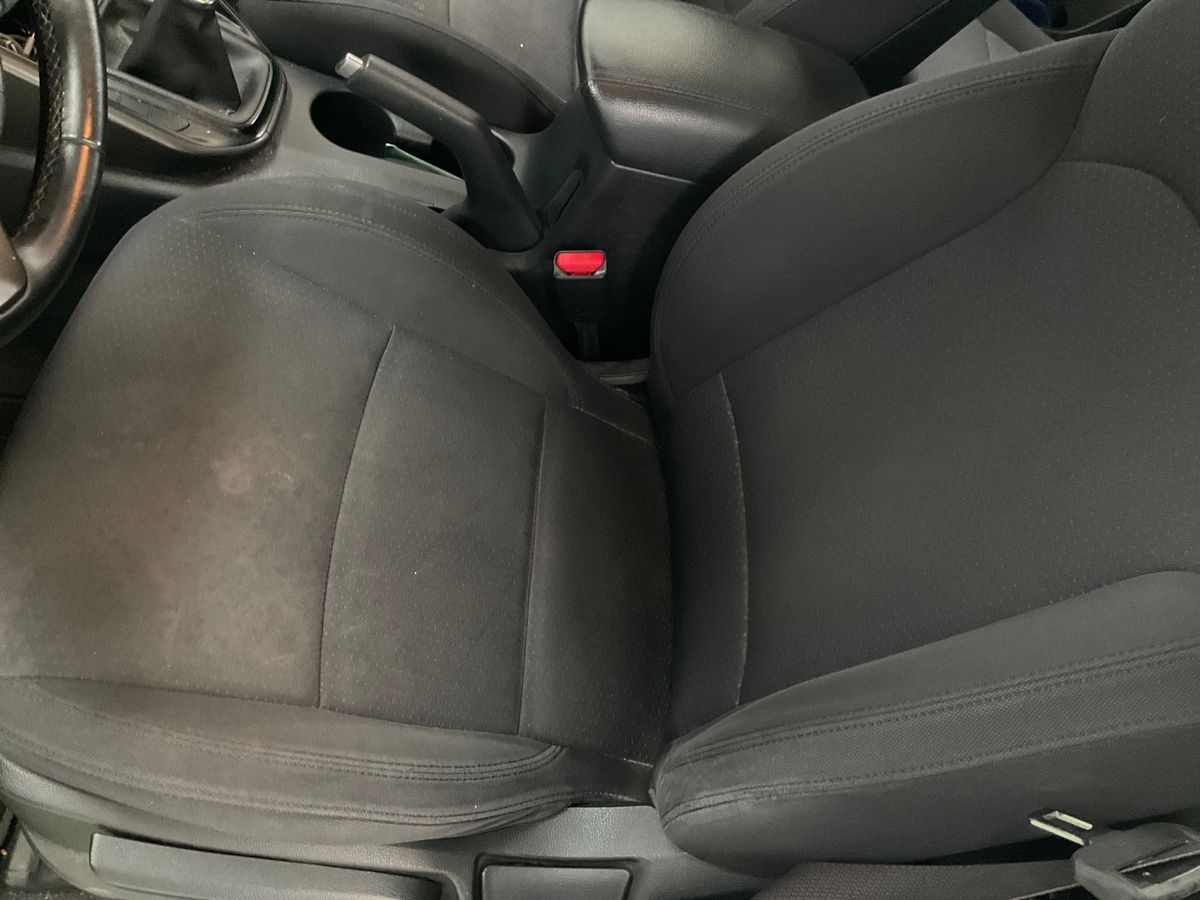 Kia Carens 2015 — photo 36