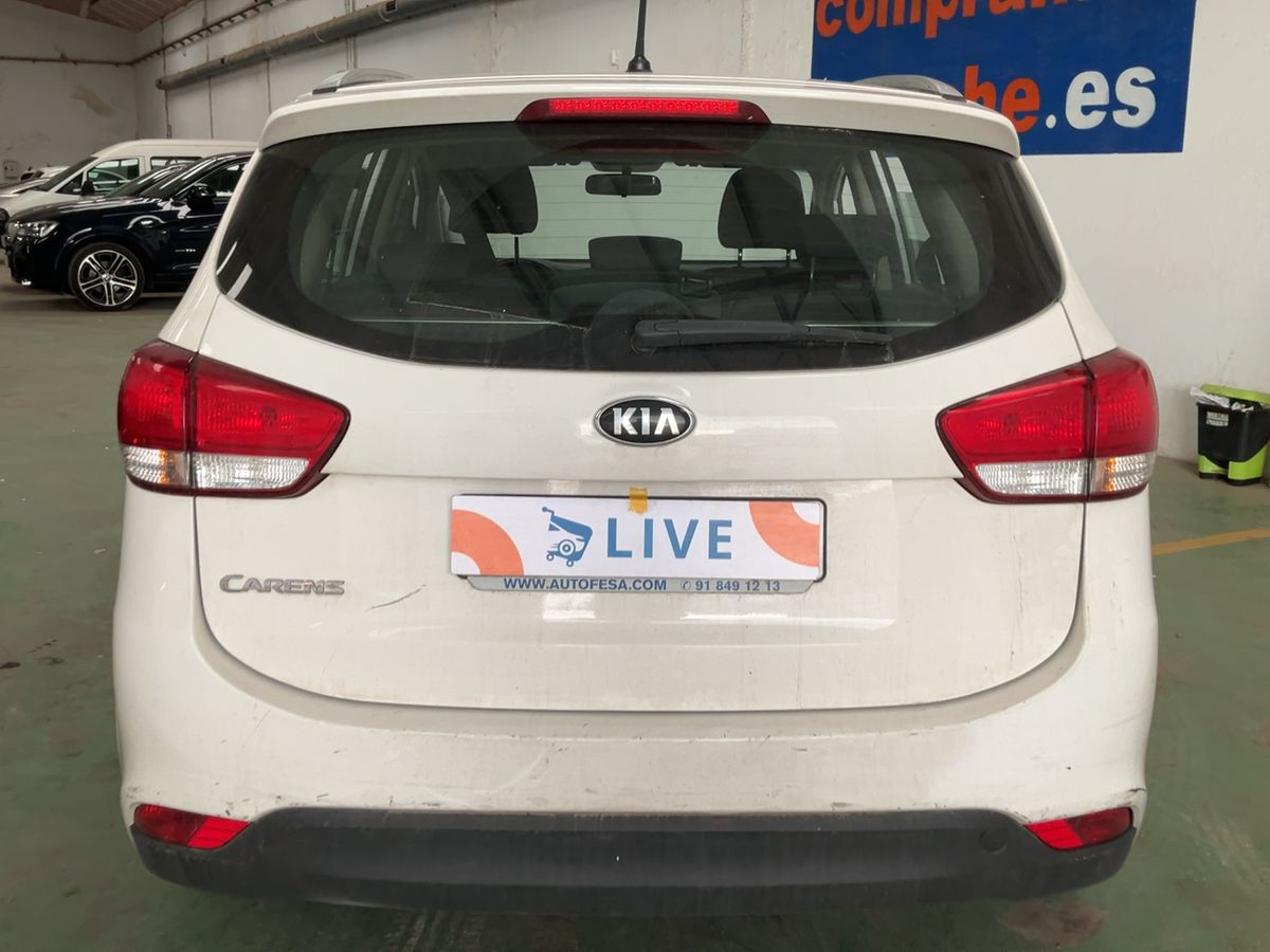 Kia Carens 2015 — photo 8