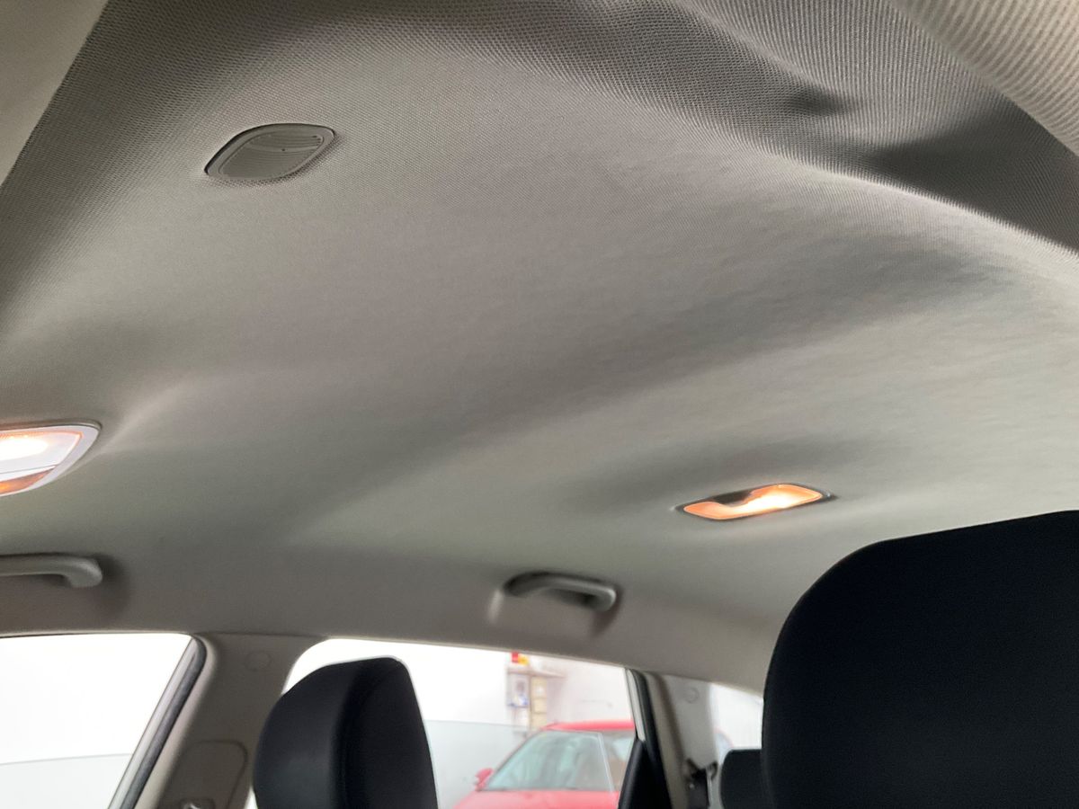 Kia Carens 2015 — photo 33