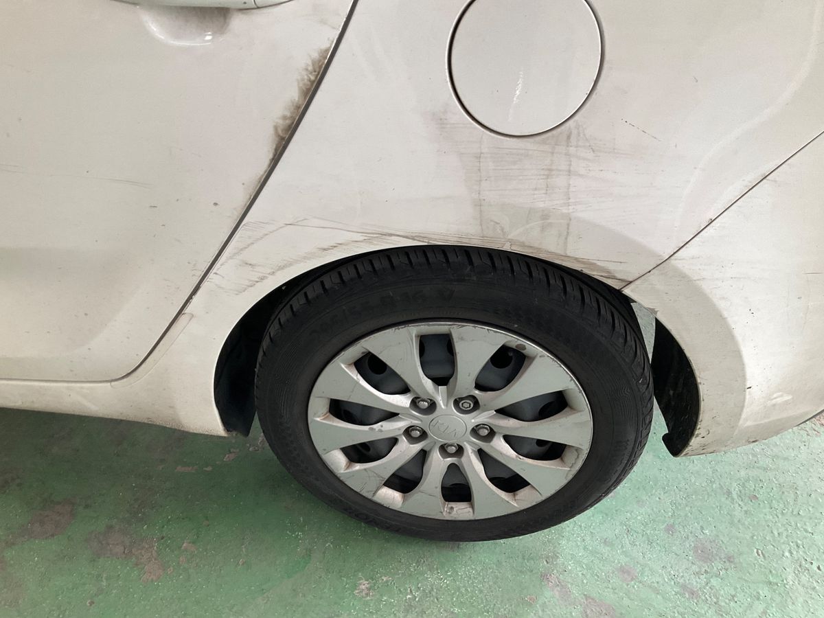 Kia Carens 2015 — photo 26