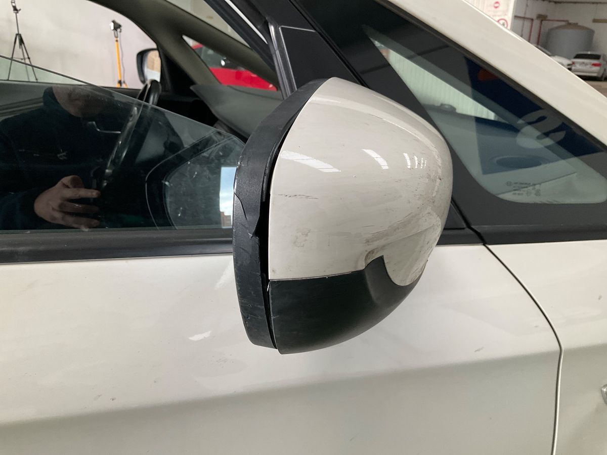 Kia Carens 2015 — photo 24