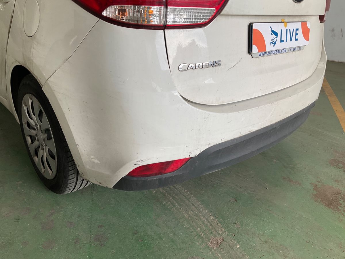 Kia Carens 2015 — photo 28