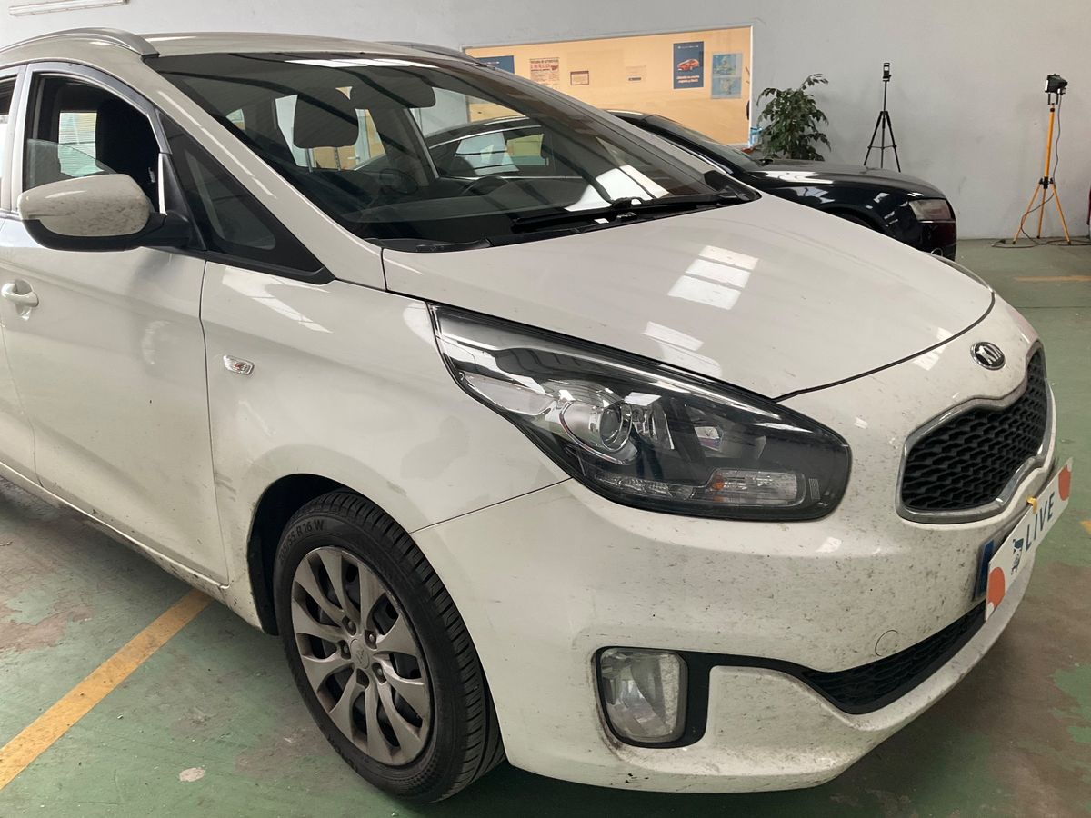 Kia Carens 2015 — photo 13