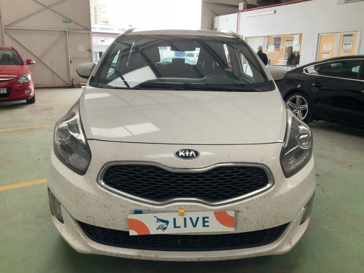 Kia Carens 2015 — photo 15