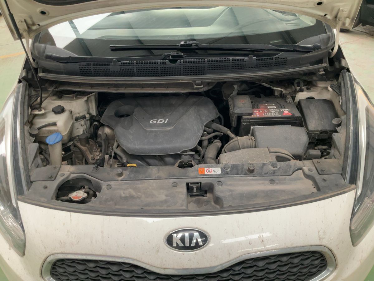 Kia Carens 2015 — photo 31