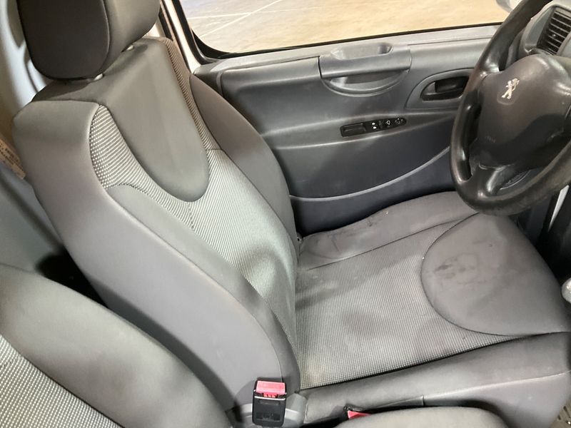 Peugeot Expert 2.0 HDi L2H1 Kasten Avantage 2014 – снимка 32