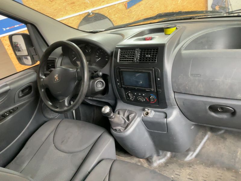 Peugeot Expert 2.0 HDi L2H1 Kasten Avantage 2014 – снимка 17