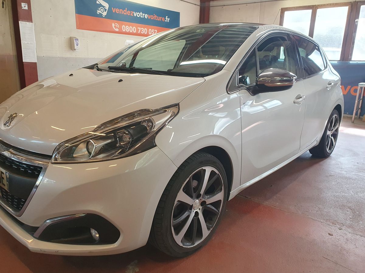 Peugeot 208 1.2 e-THP Féline