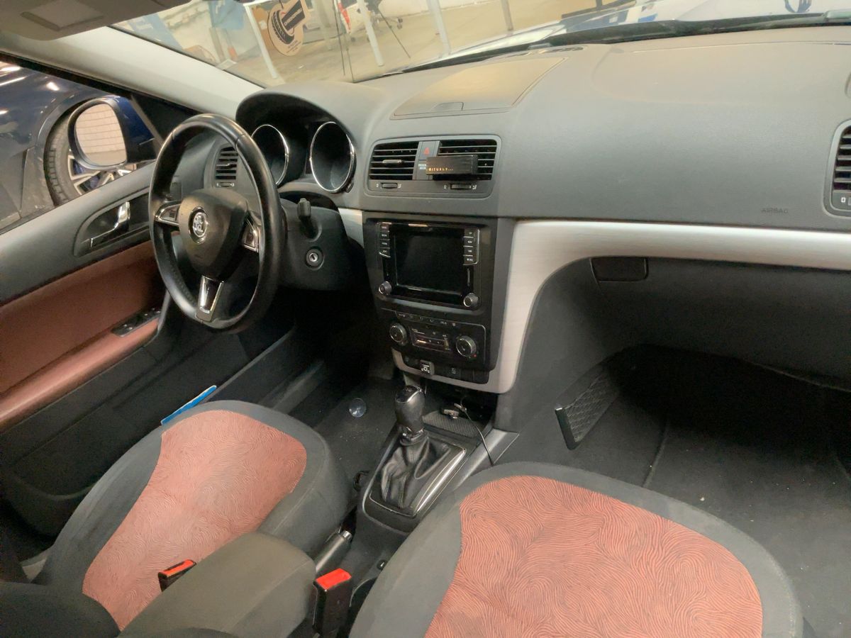 Skoda Yeti 2015 — photo 18