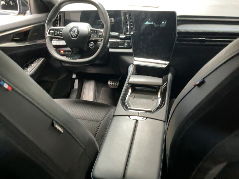 Renault Austral 1.2 Hybrid E-Tech Iconic Esprit Alpine — zdjęcie 12