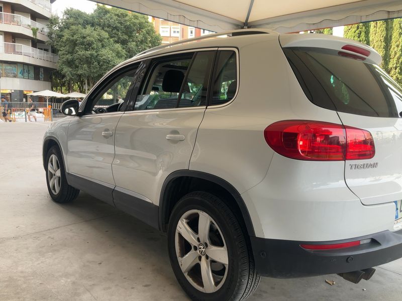Volkswagen Tiguan 2.0 TDI Sport 4Motion BlueMotion Tech 2015 – снимка 4