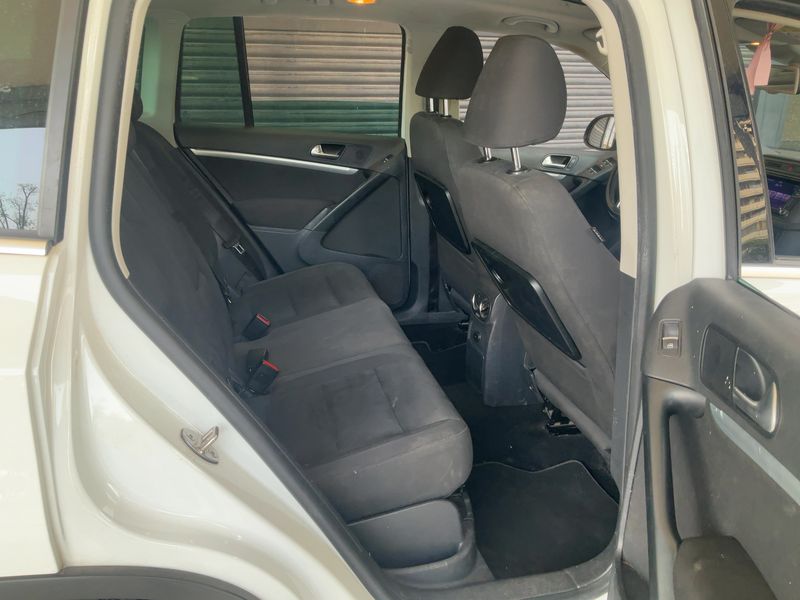 Volkswagen Tiguan 2.0 TDI Sport 4Motion BlueMotion Tech 2015 – снимка 19