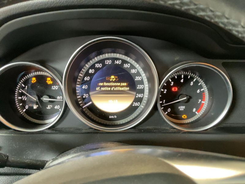 Mercedes-Benz C-Klasse C 180 CGI T BlueEfficiency Classic — zdjęcie 13