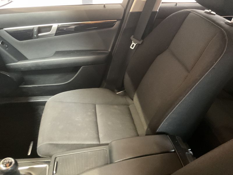Mercedes-Benz C-Klasse C 180 CGI T BlueEfficiency Classic 2011 – снимка 24