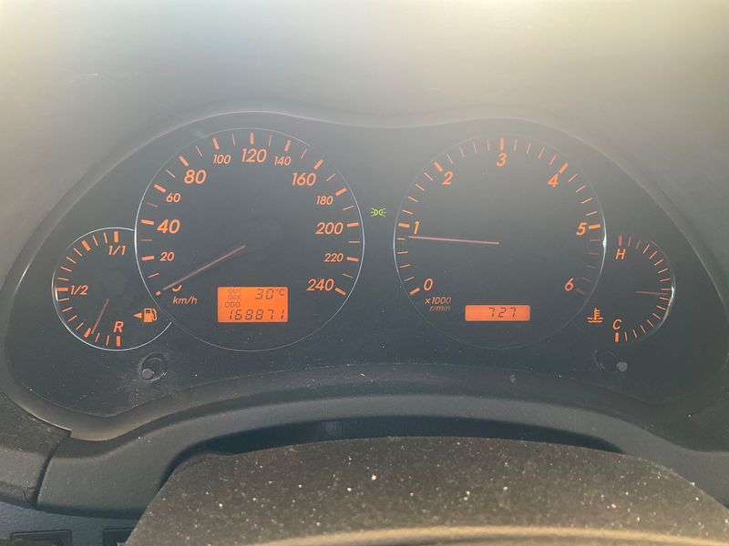 Toyota Avensis 2.0 D-4D — zdjęcie 4