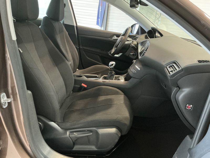 Peugeot 308 1.6 e-HDi Active 2014 – снимка 16