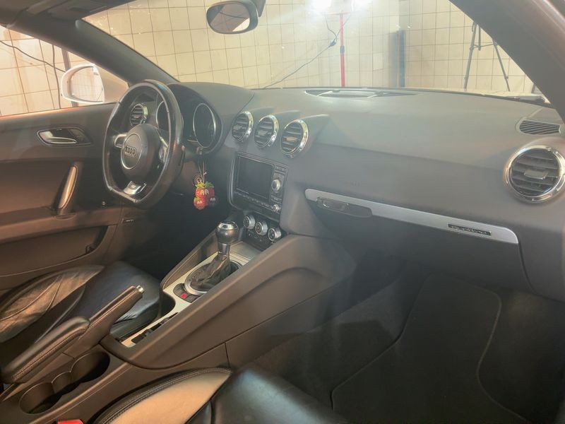 Audi TT 2.0 TFSI quattro Roadster — zdjęcie 12