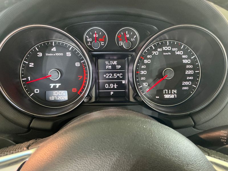 Audi TT 2.0 TFSI quattro Roadster — zdjęcie 13