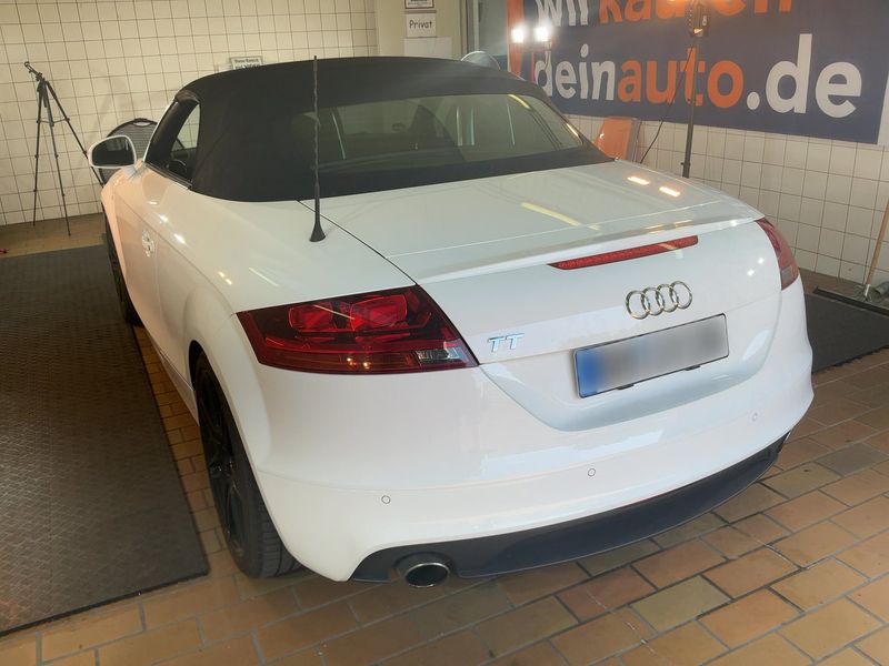 Audi TT 2.0 TFSI quattro Roadster — zdjęcie 3