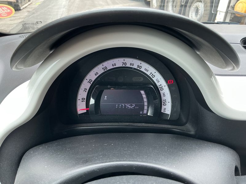 Renault Twingo 1.0 SCe Intens — zdjęcie 13