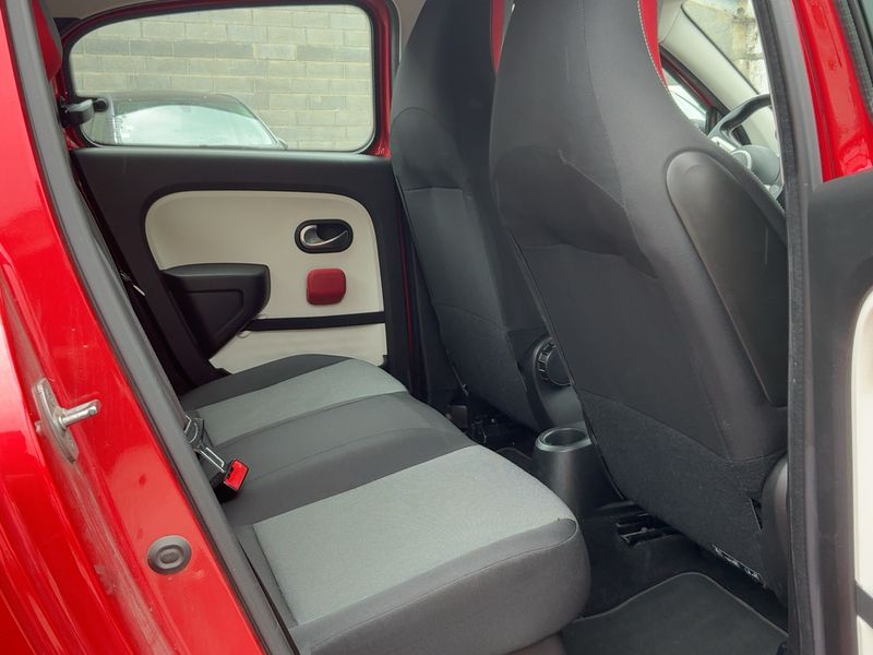 Renault Twingo 1.0 SCe Intens — zdjęcie 14
