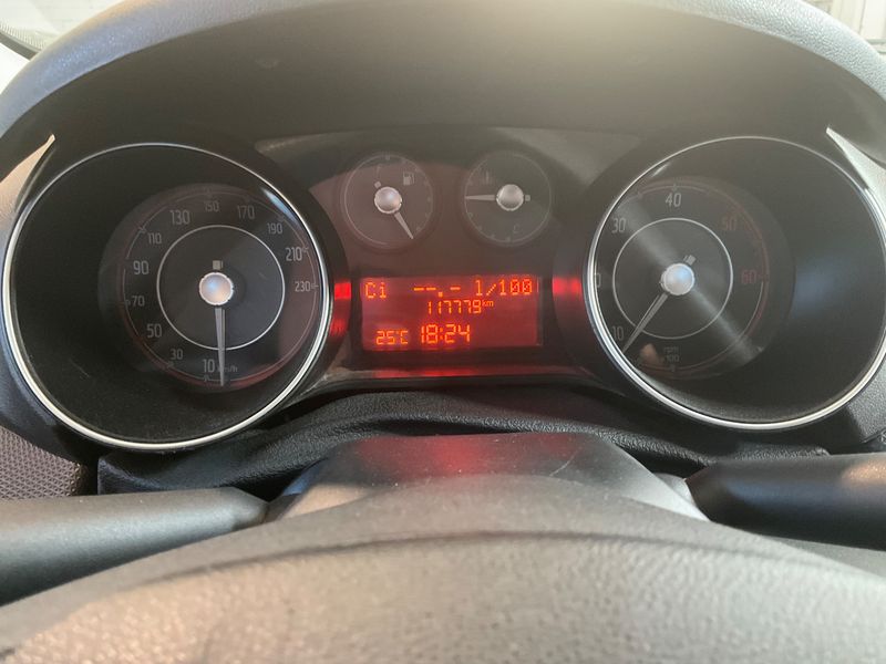 Fiat Punto 1.3 M-Jet Street — zdjęcie 13
