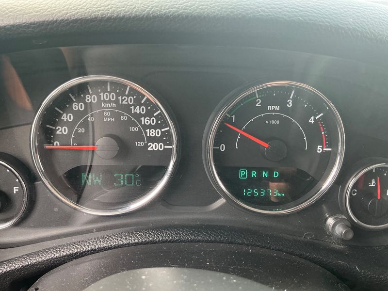 Jeep Wrangler Unlimited 2.8 CRD Sahara — zdjęcie 13