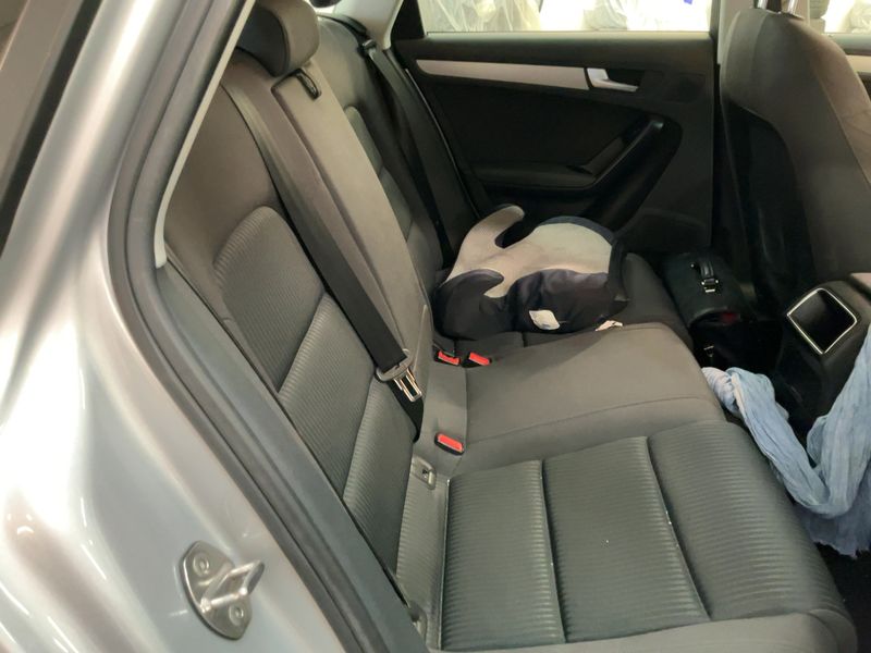 Audi A4 1.8 TFSI Attraction 2009 – снимка 20