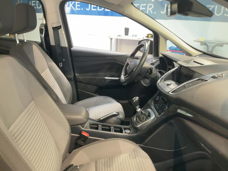 Ford Grand C-Max 1.0 EcoBoost Titanium — zdjęcie 11