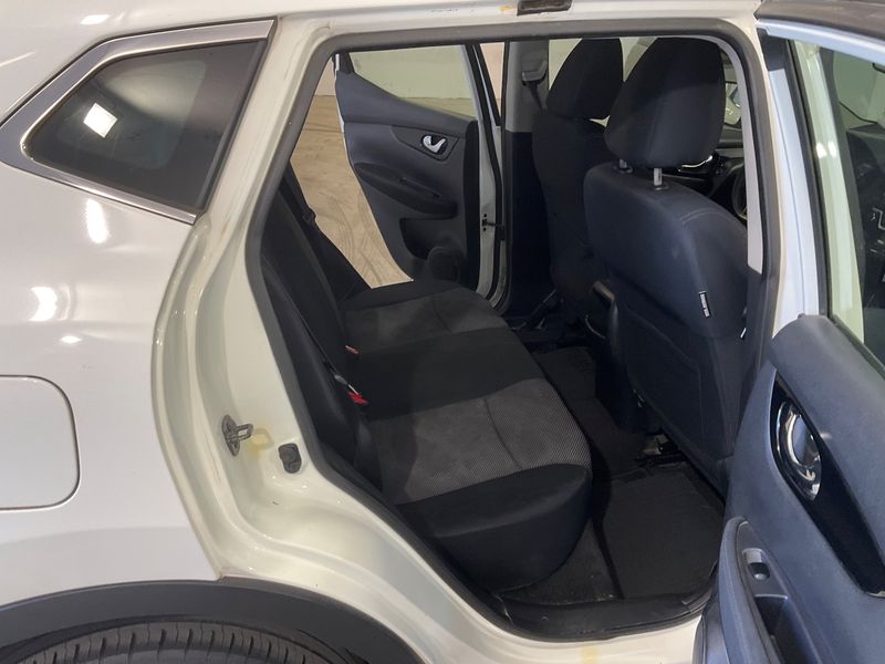 Nissan Qashqai 1.5 Turbodiesel Acenta — zdjęcie 14