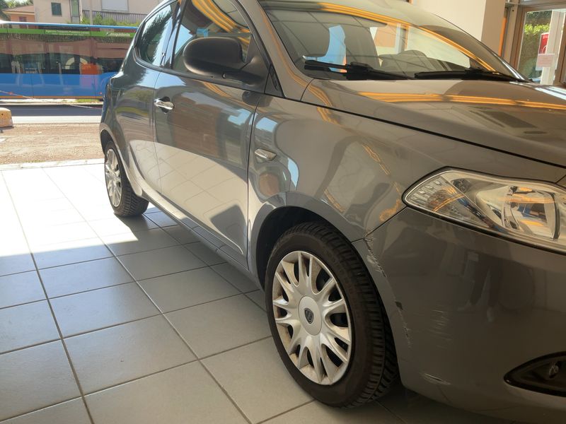 Lancia Ypsilon 1.2 Silver — zdjęcie 8