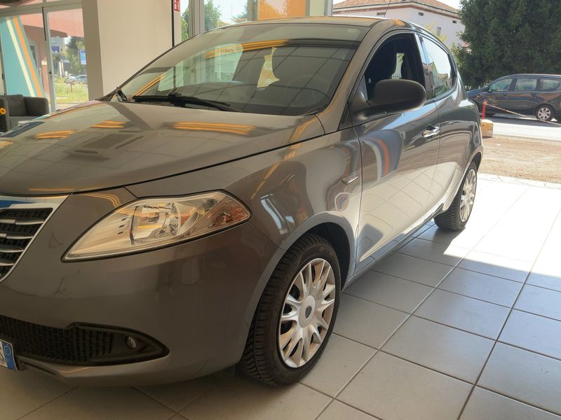 Lancia Ypsilon 1.2 Silver — zdjęcie 2