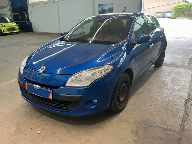 Renault Megane 1.4 TCe Dynamique — zdjęcie 1