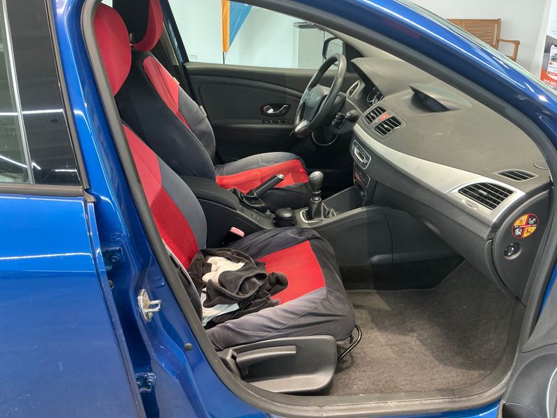 Renault Megane 1.4 TCe Dynamique — zdjęcie 3