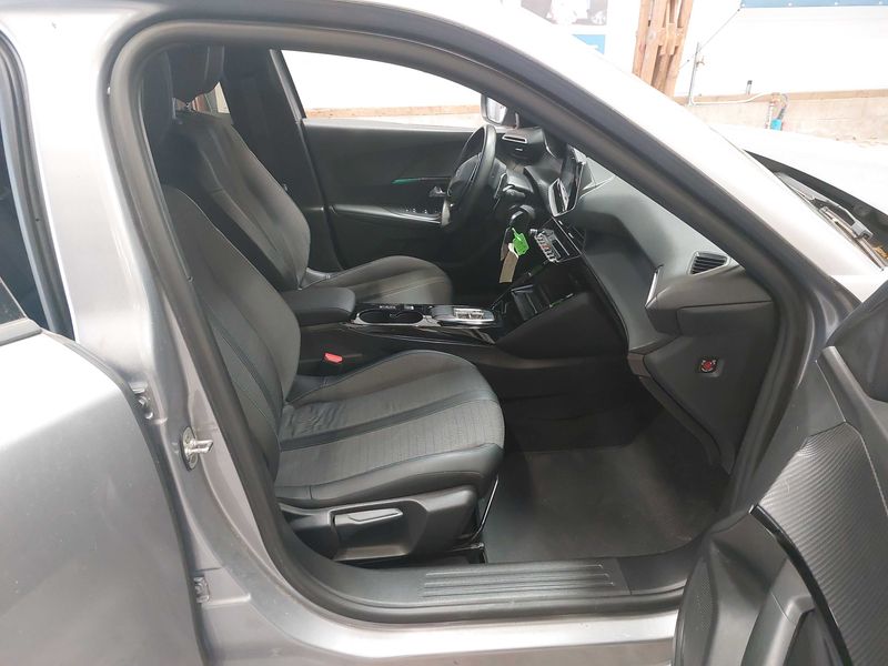 Peugeot 2008 1.5 Blue-HDi Allure 2023 – снимка 10