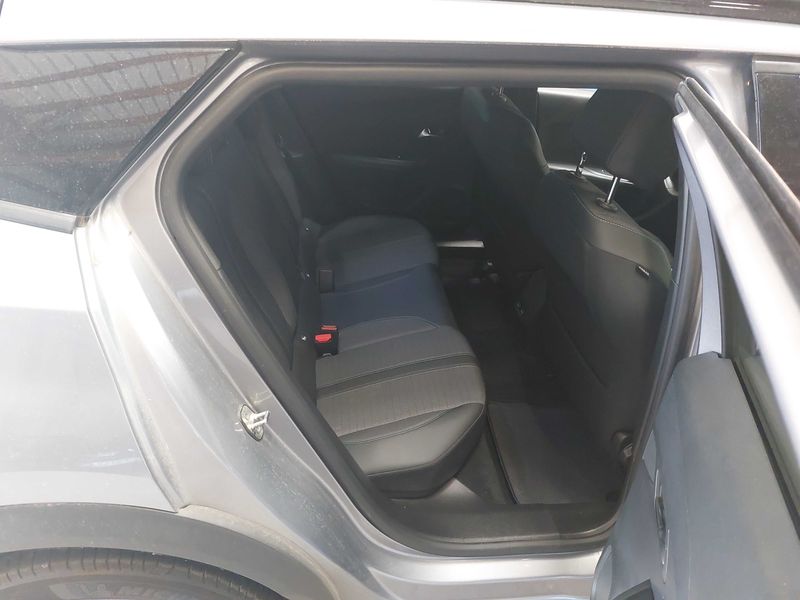 Peugeot 2008 1.5 Blue-HDi Allure 2023 – снимка 14