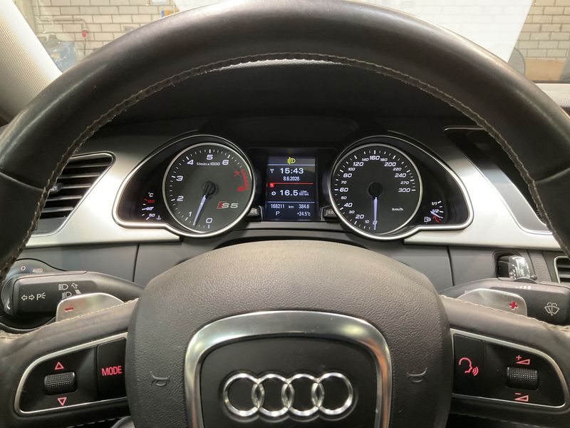 Audi S5 4.2 V8 FSI quattro — zdjęcie 13