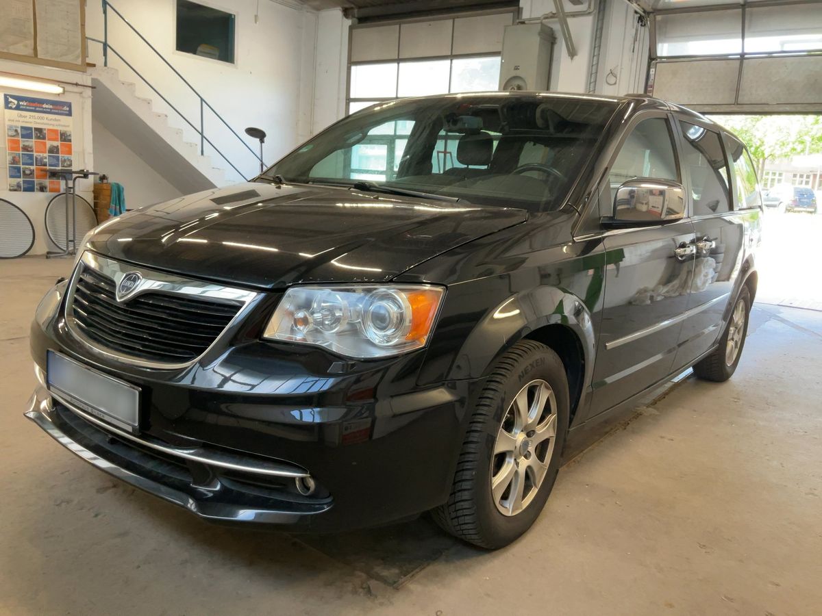 Lancia Voyager 2015