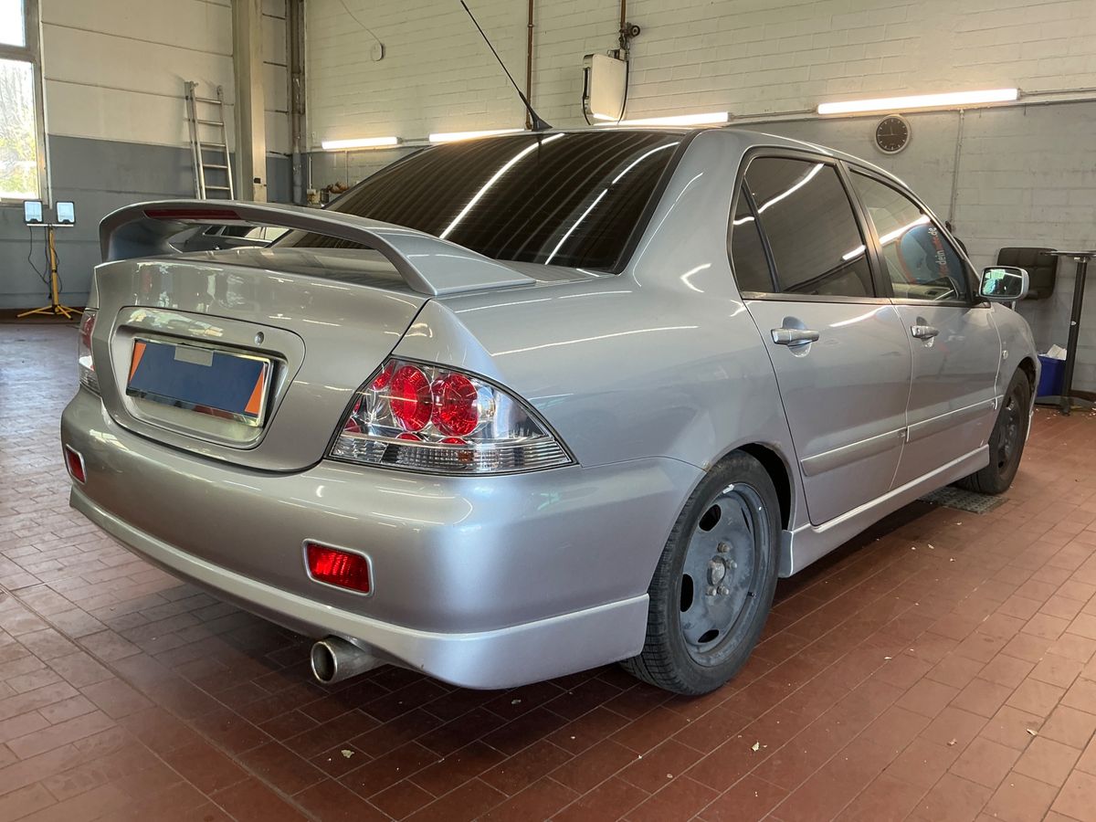Mitsubishi Lancer 2.0 Intense