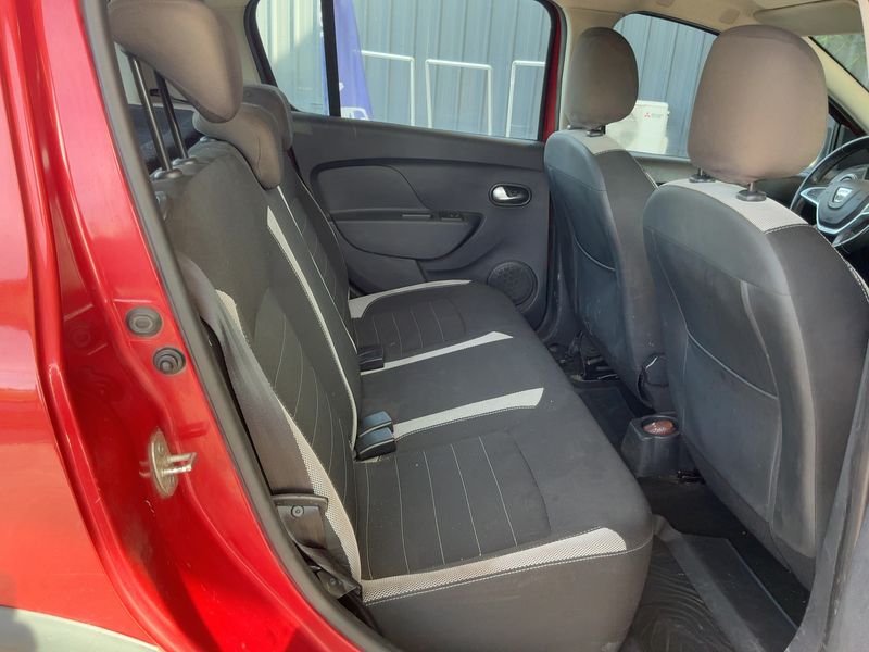 Dacia Sandero 1.5 dCi Stepway — zdjęcie 14