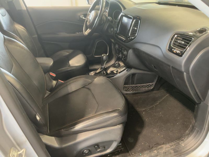 Jeep Compass 2.0 M-Jet Limited 4WD — zdjęcie 11