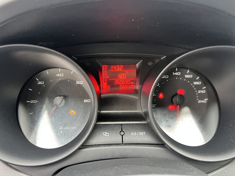 Seat Ibiza 1.2 TDI Reference — zdjęcie 12