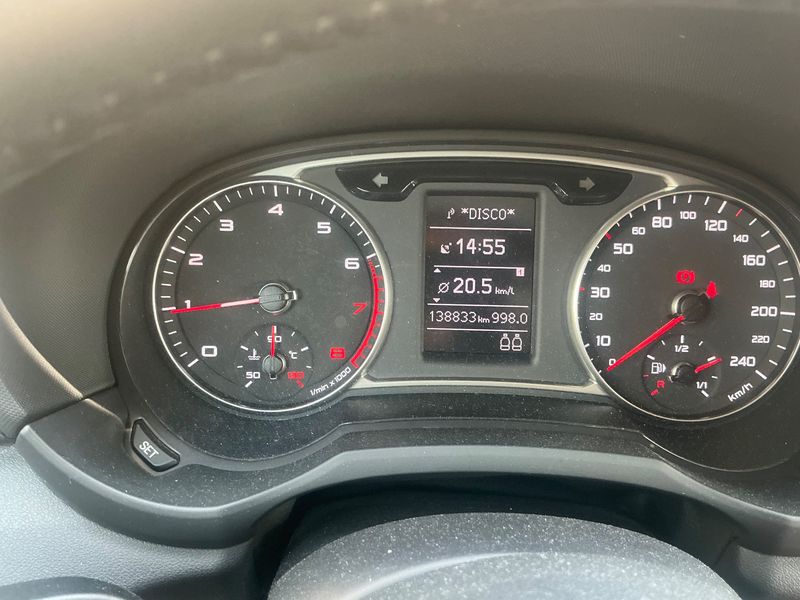 Audi A1 1.0 TFSI Sport — zdjęcie 13