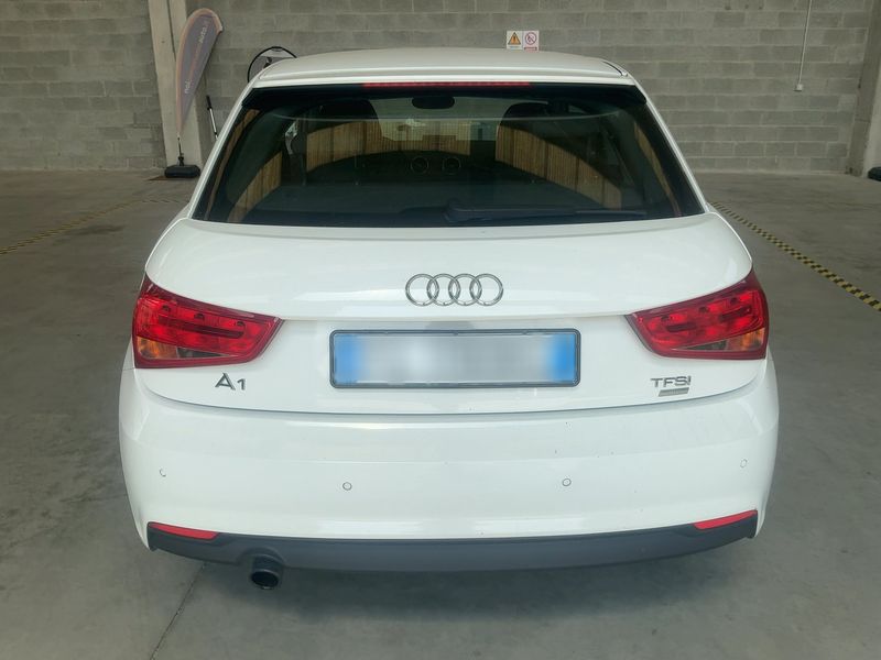 Audi A1 1.0 TFSI Sport — zdjęcie 5