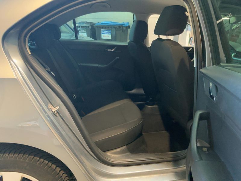 Skoda Rapid 1.2 TSI Ambition — zdjęcie 14