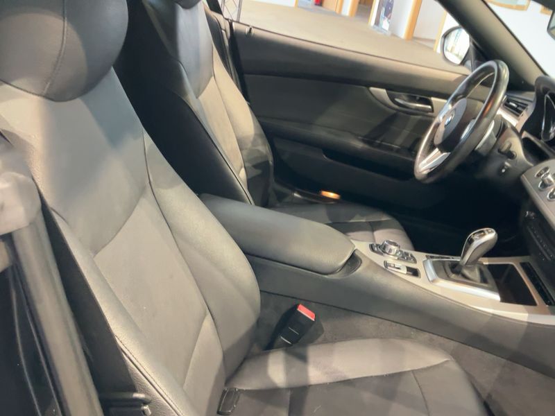 BMW Z4 sDrive 28i — zdjęcie 11